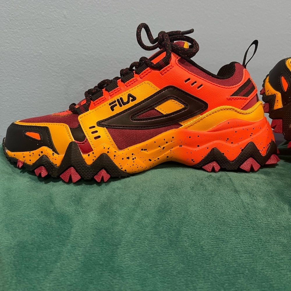 Fila Red and Orange Sneakers Dynamic Design - Picture 2 of 8